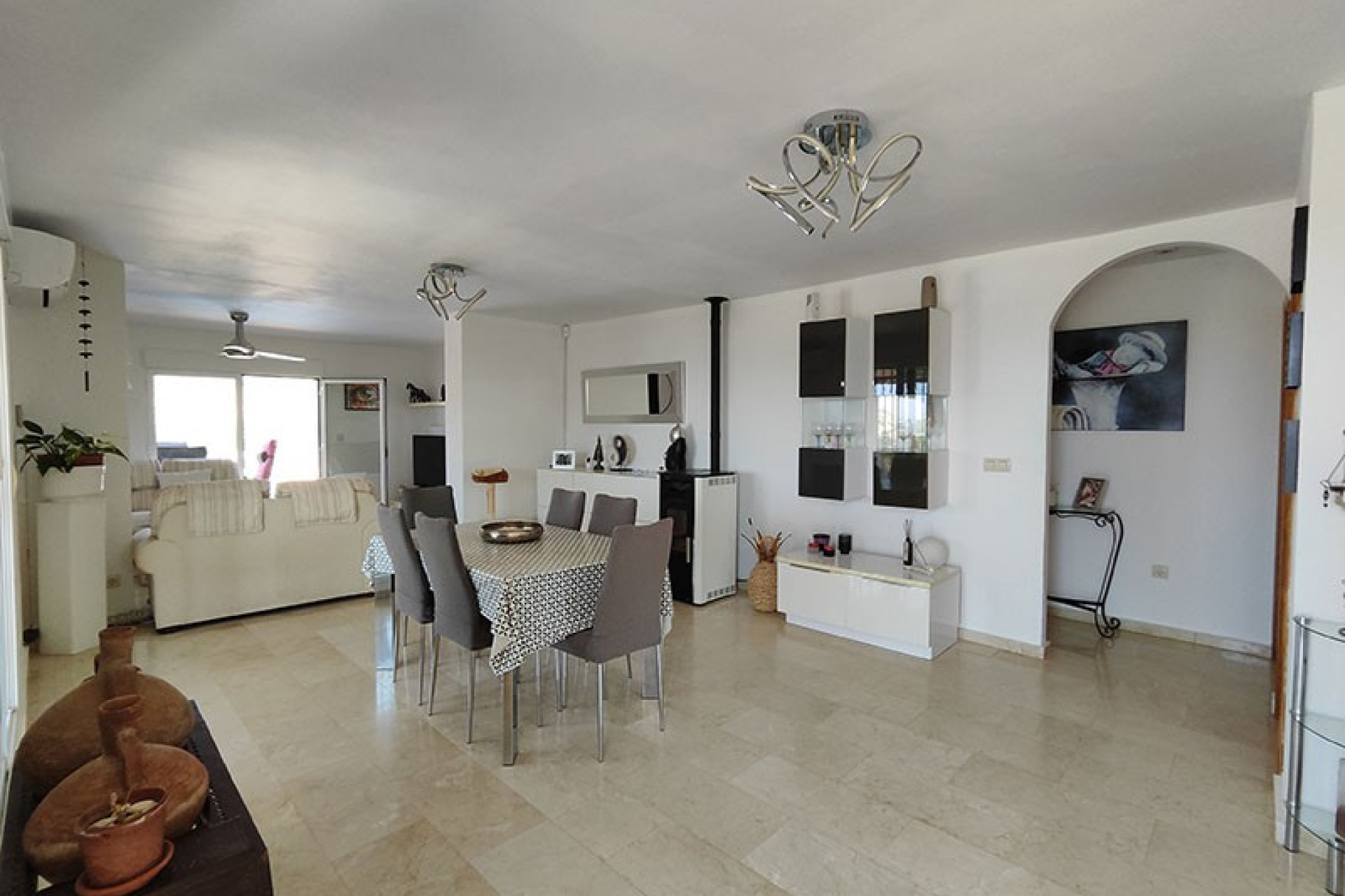 Resale - Villa -
Fortuna - Las Casicas