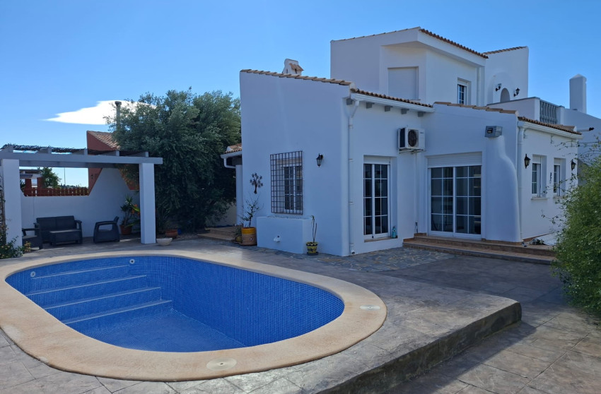 Resale - Villa -
Fortuna - Urbanizacion Las Kalendas