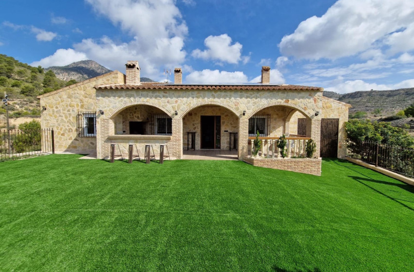 Resale - Villa -
Fortuna