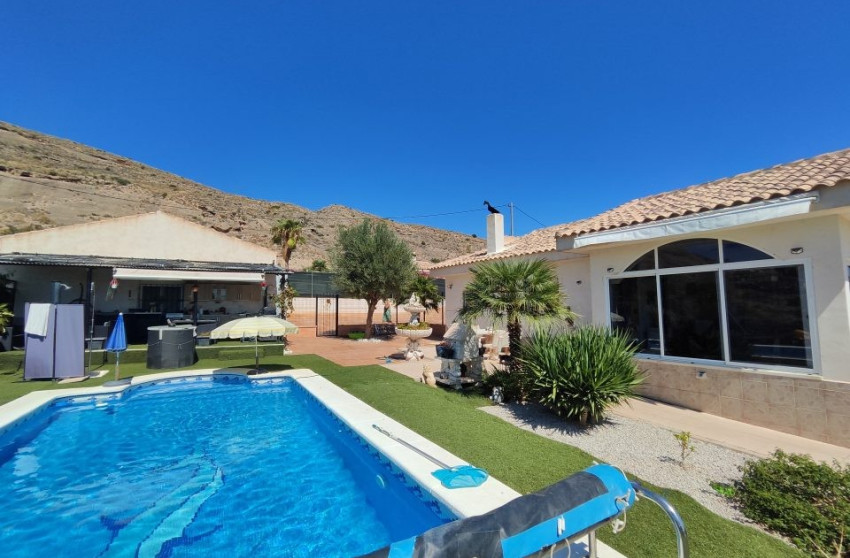 Resale - Villa -
Fortuna