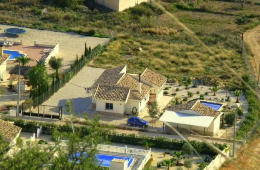 Resale - Villa -
Fortuna