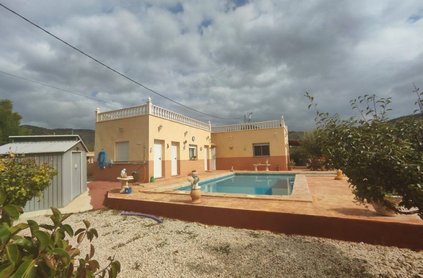 Resale - Villa -
Fortuna