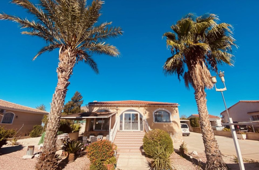 Resale - Villa -
Fortuna