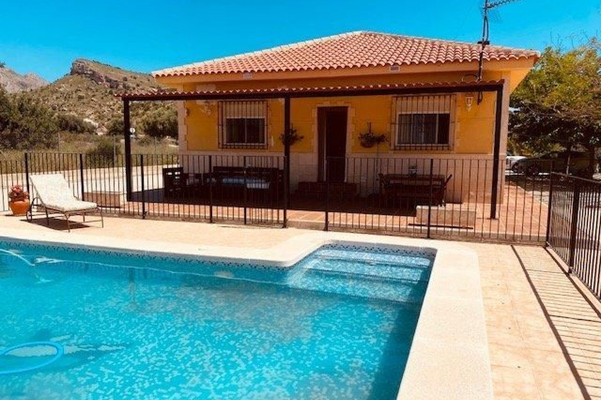 Resale - Villa -
Fortuna