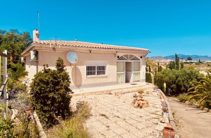 Resale - Villa -
Fortuna