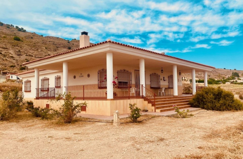 Resale - Villa -
Fortuna