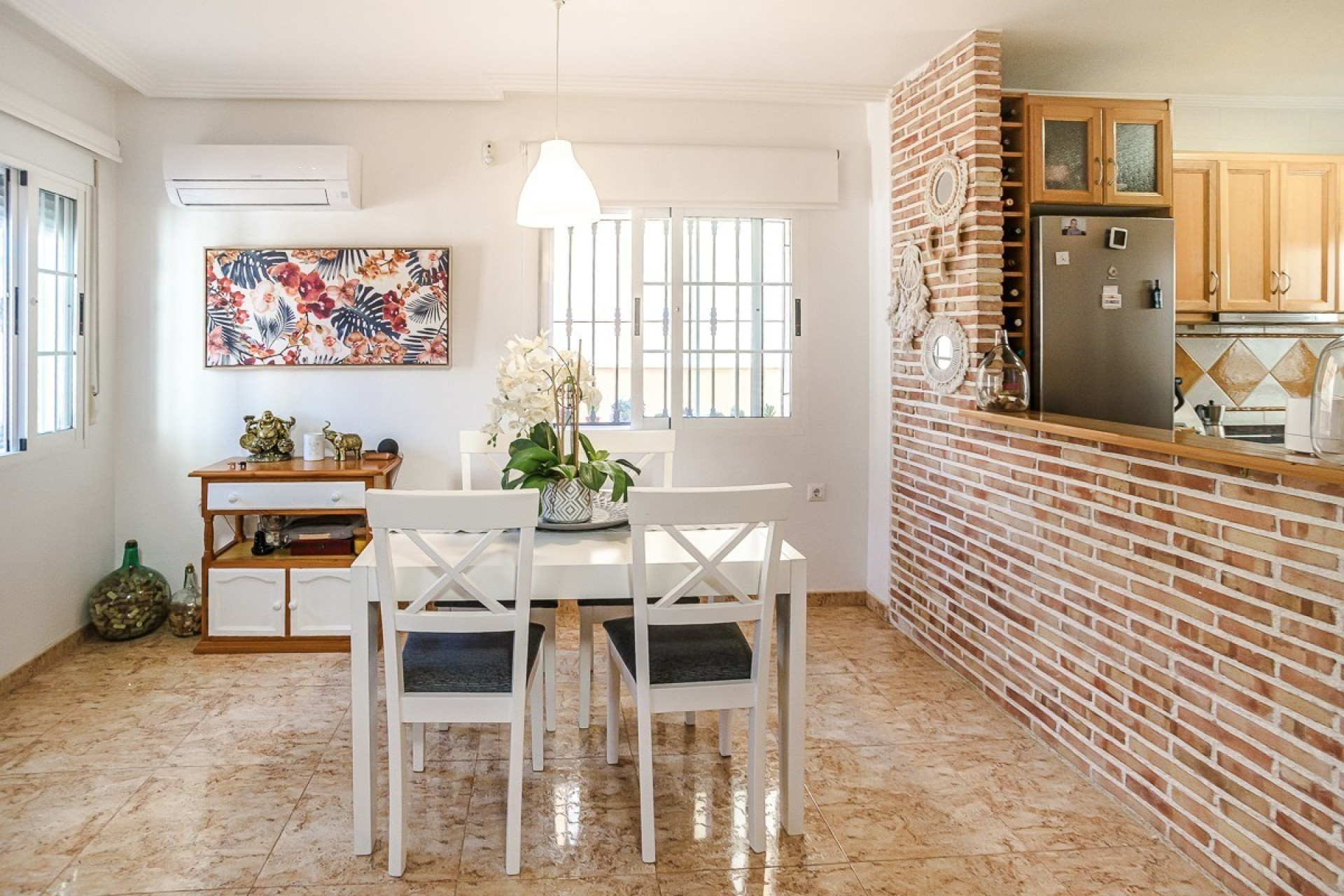 Resale - Villa -
Guardamar del Segura