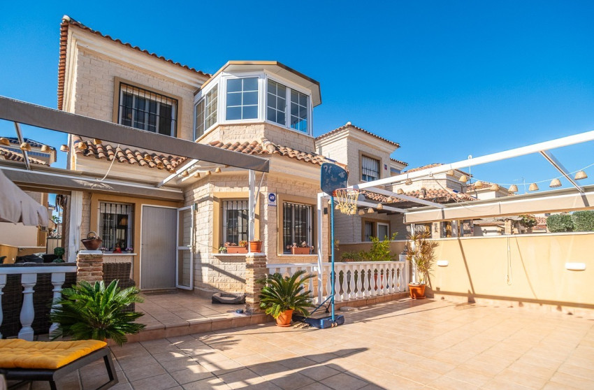 Resale - Villa -
Guardamar del Segura