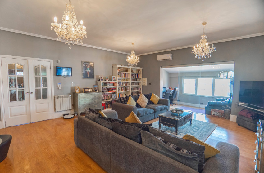 Resale - Villa -
Heredades