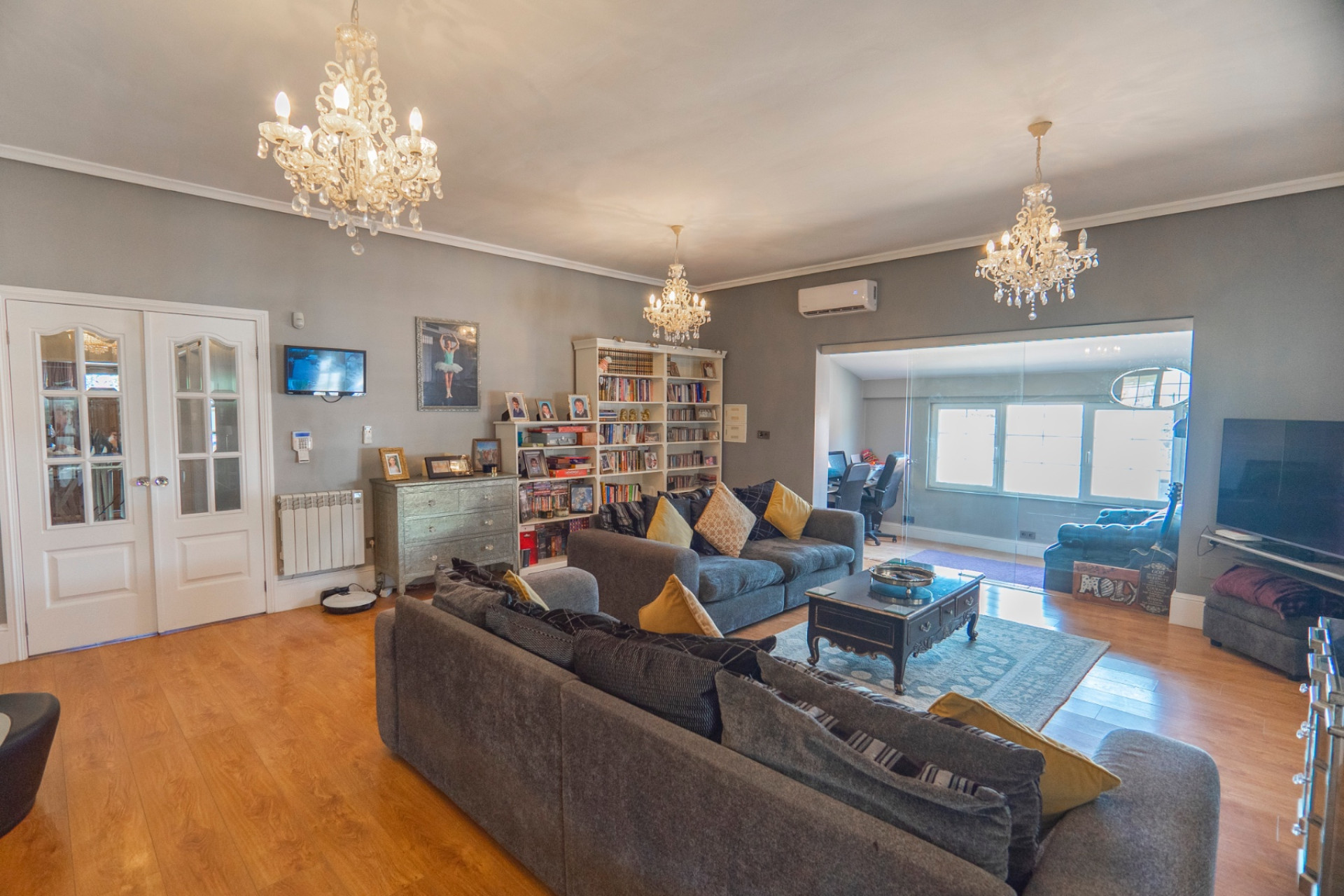 Resale - Villa -
Heredades