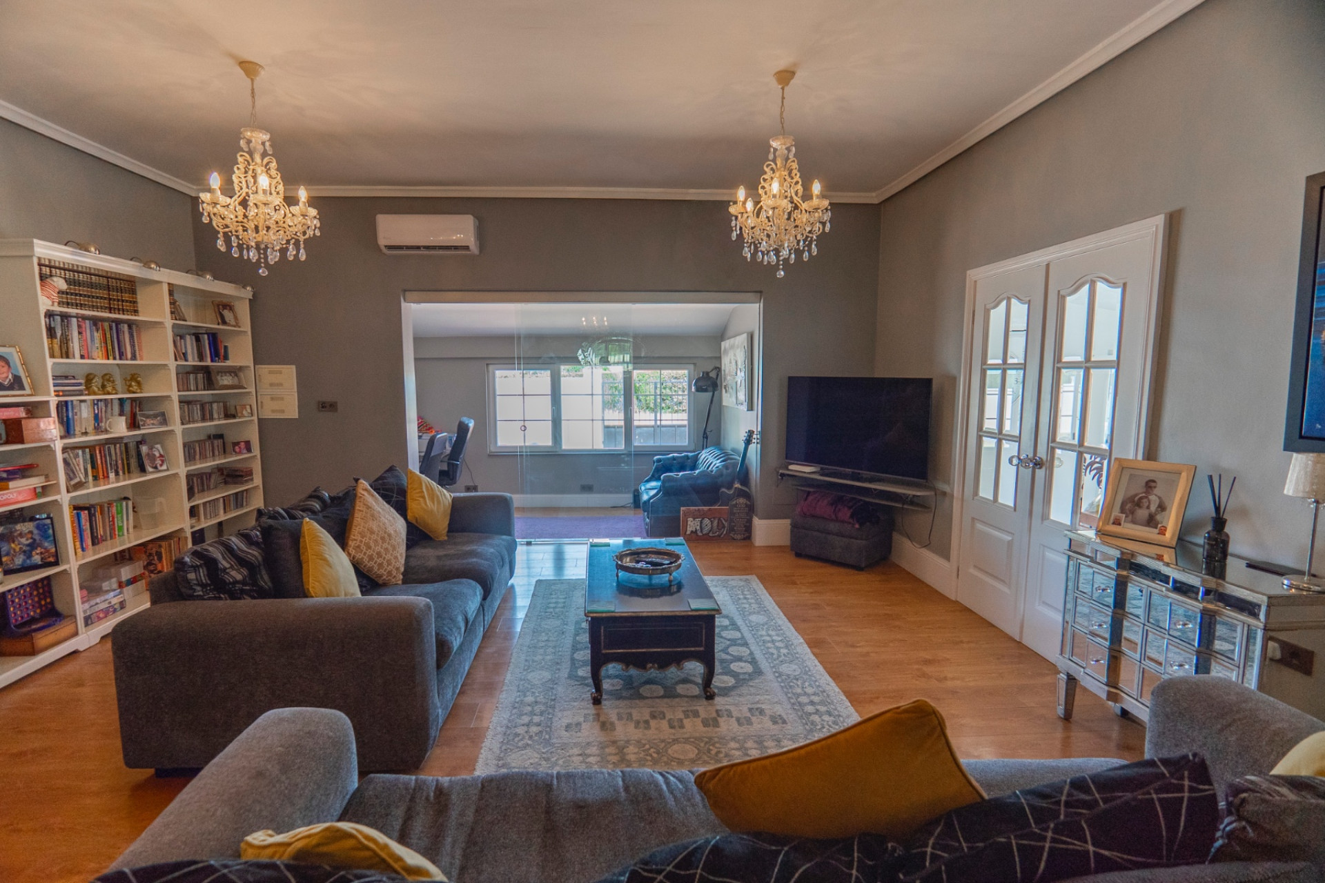 Resale - Villa -
Heredades