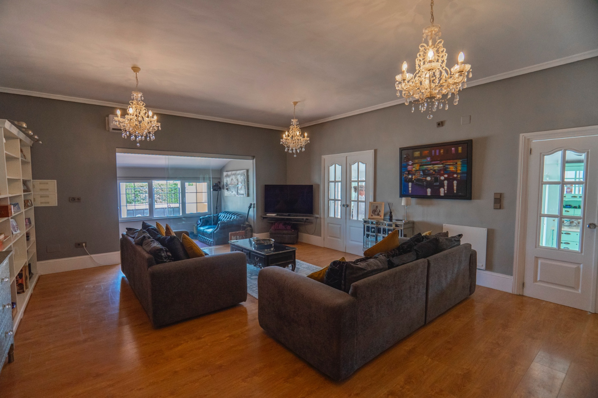 Resale - Villa -
Heredades