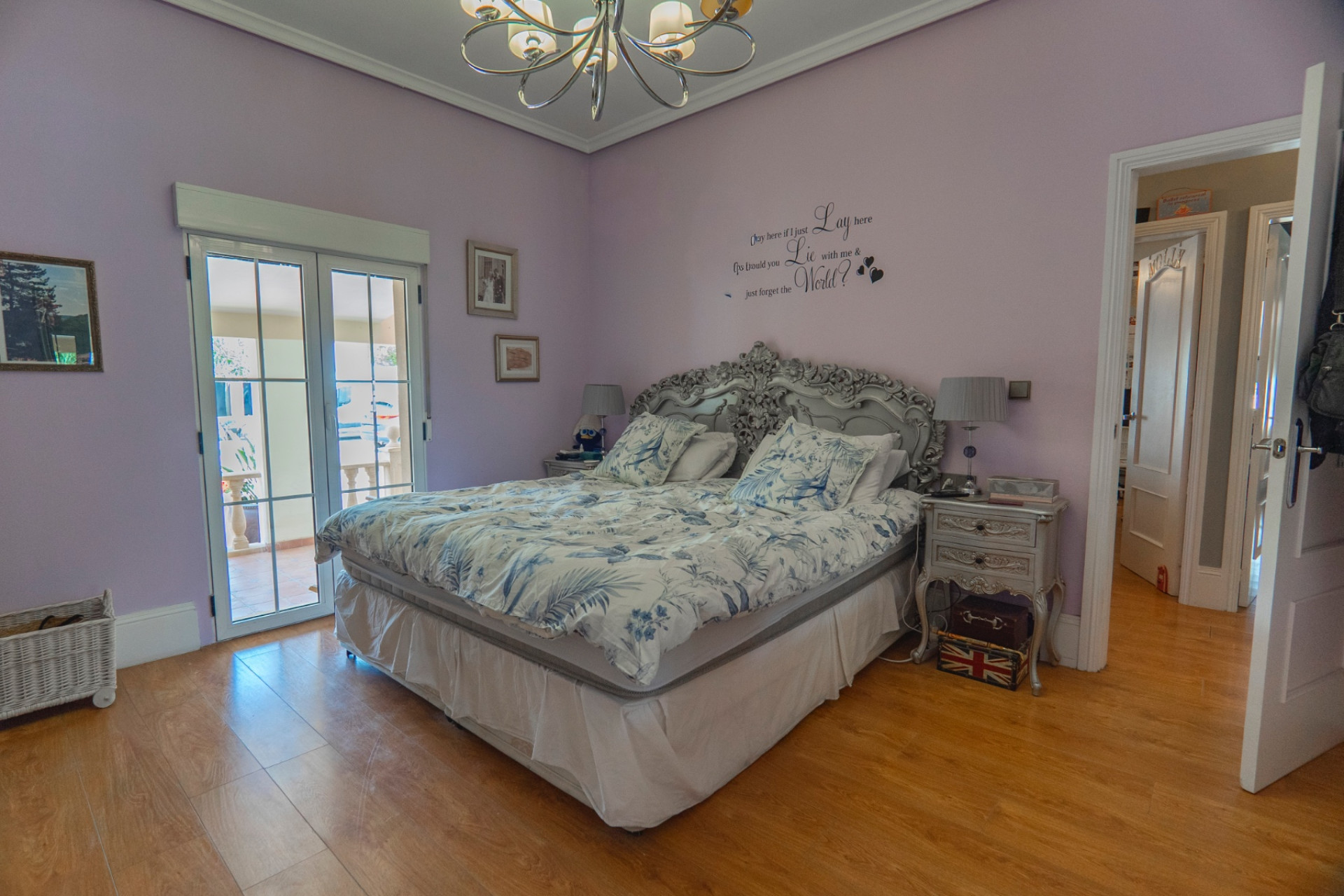 Resale - Villa -
Heredades