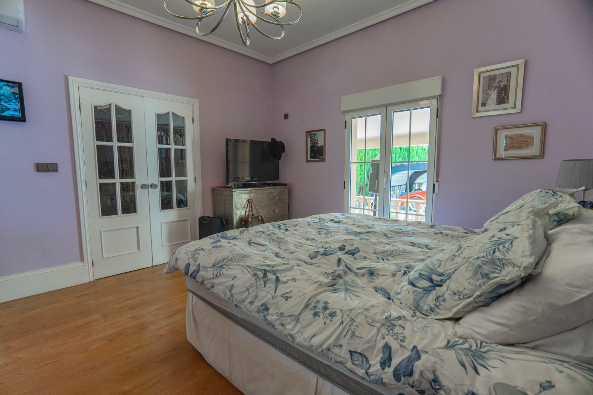 Resale - Villa -
Heredades