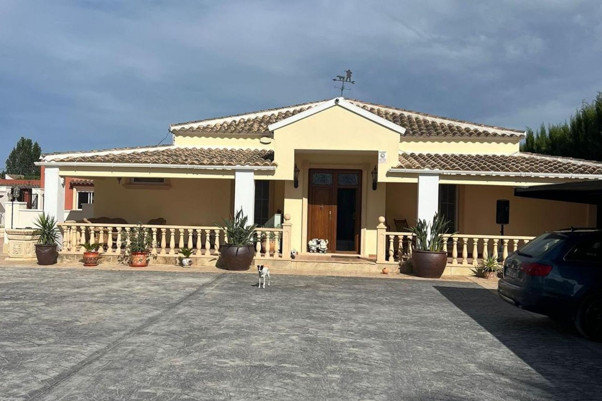 Resale - Villa -
Heredades