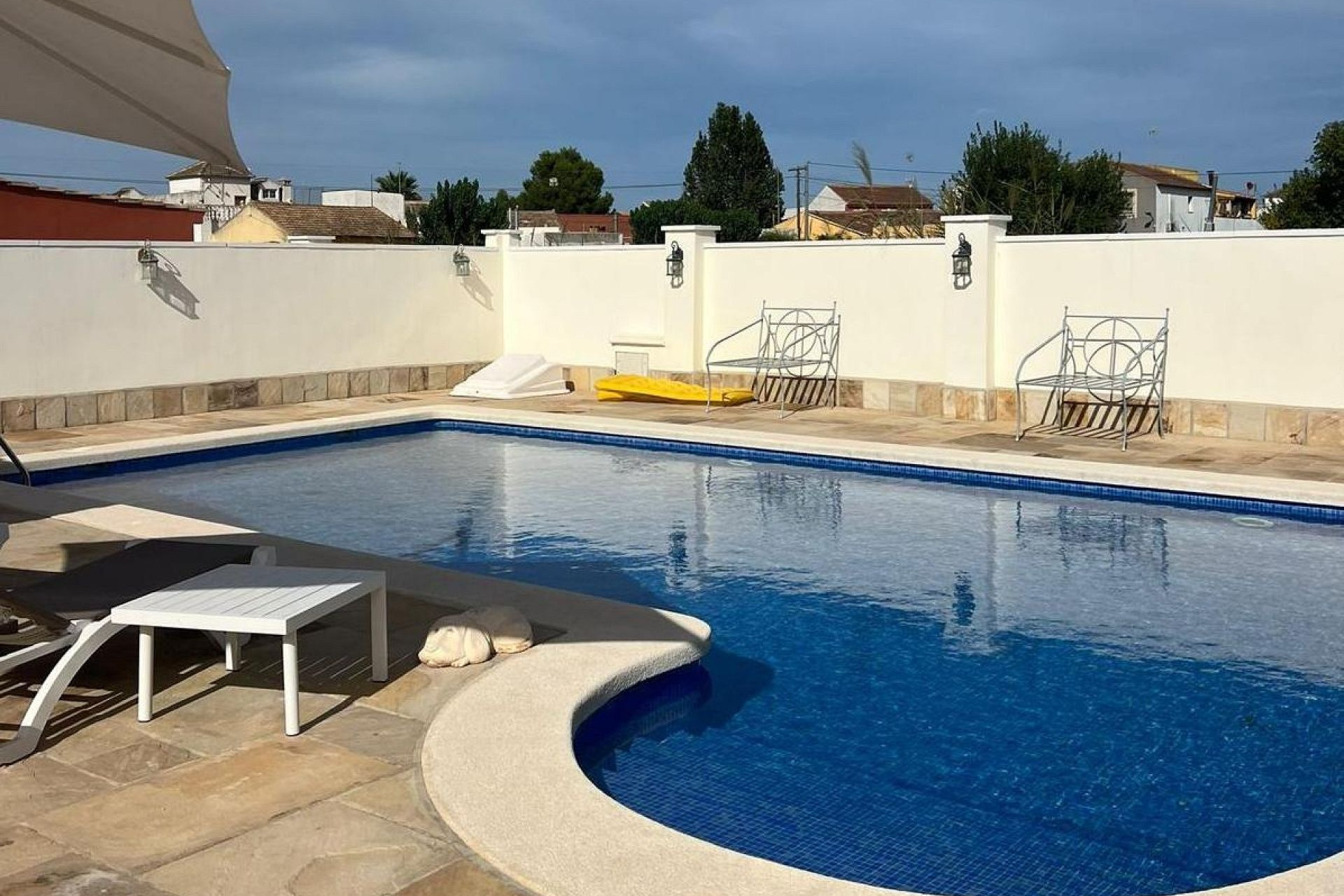 Resale - Villa -
Heredades