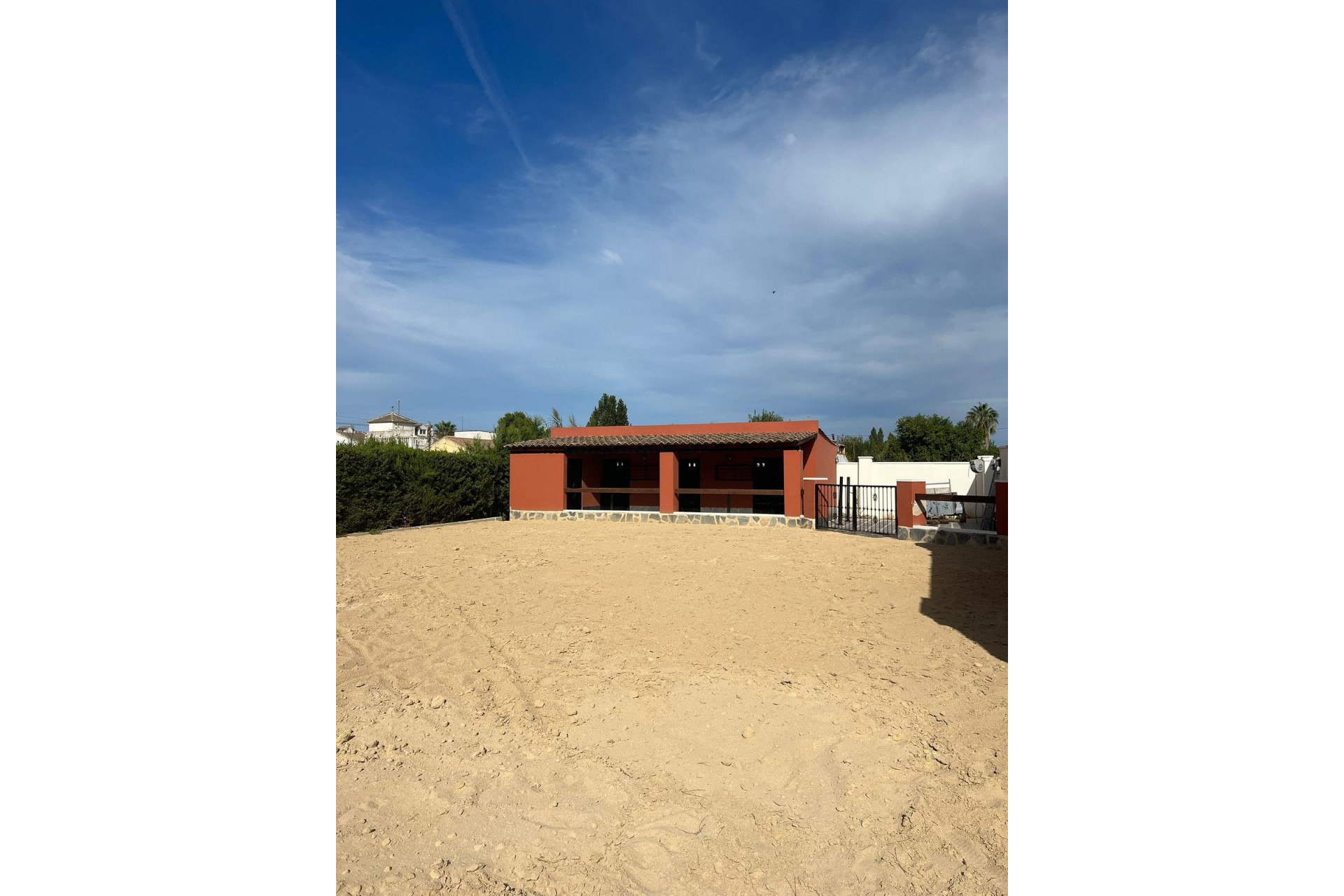 Resale - Villa -
Heredades