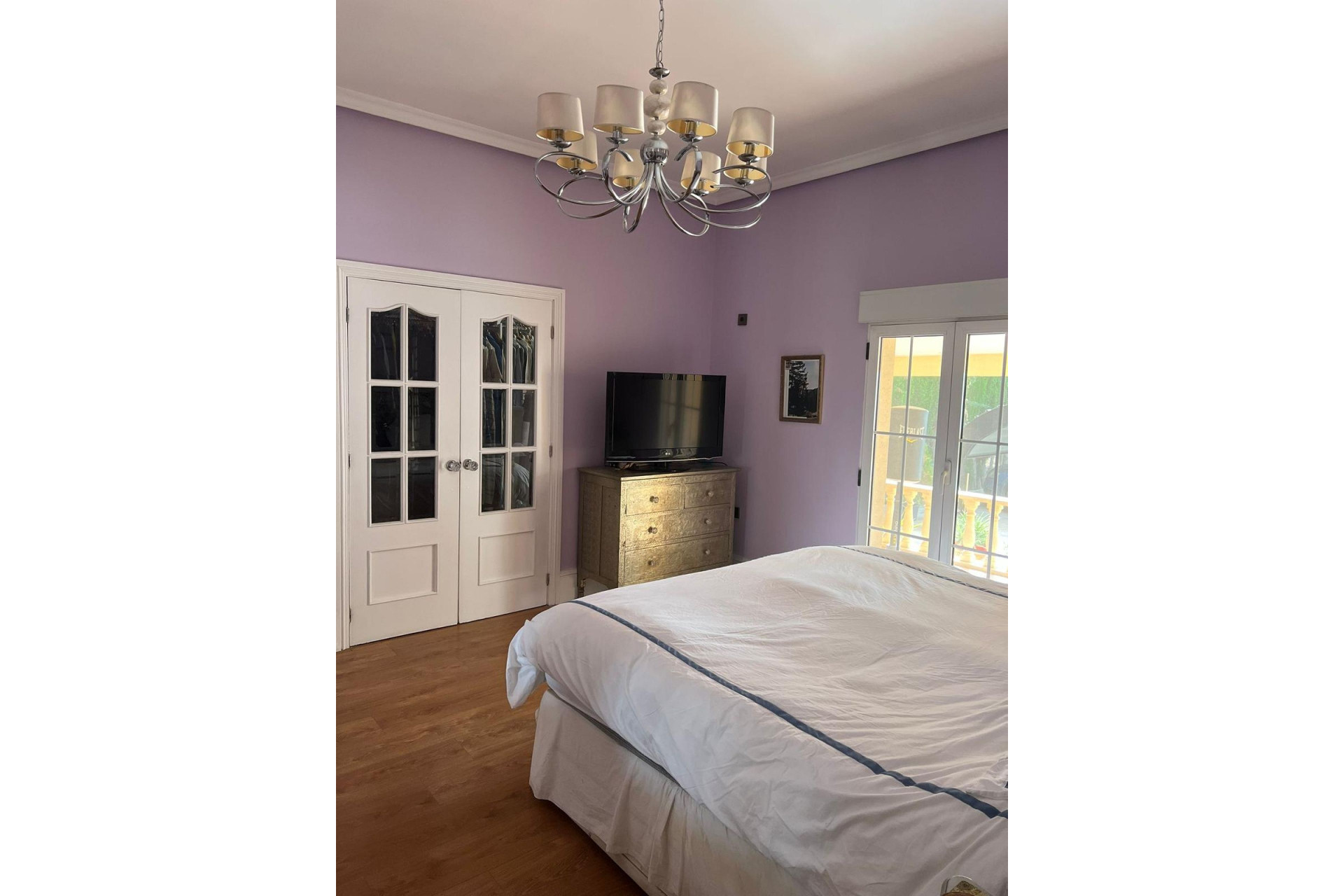 Resale - Villa -
Heredades