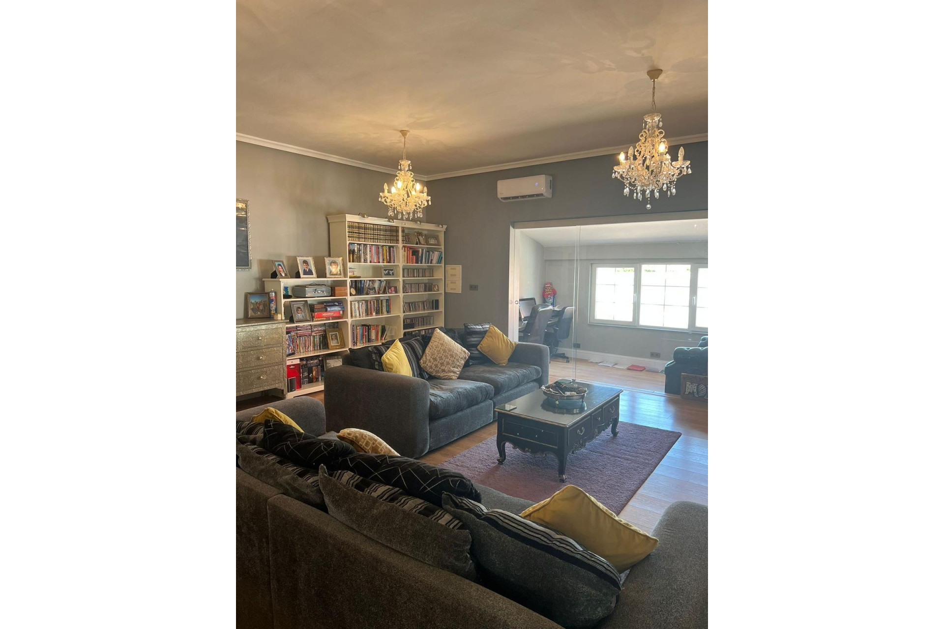 Resale - Villa -
Heredades