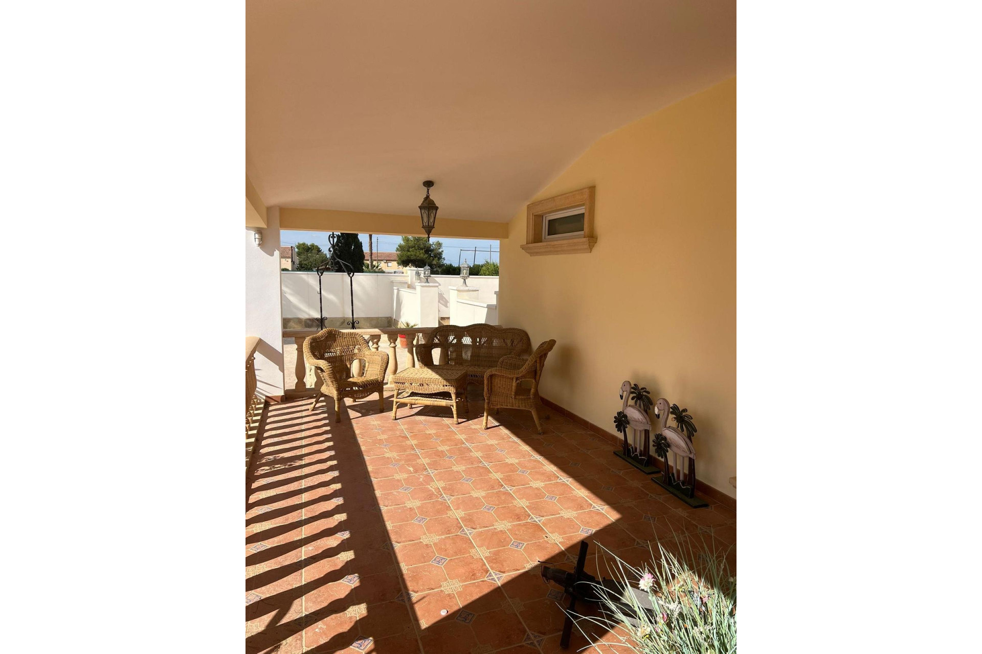 Resale - Villa -
Heredades