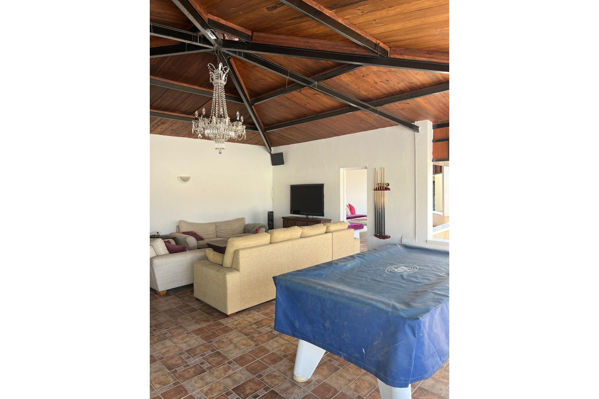 Resale - Villa -
Heredades