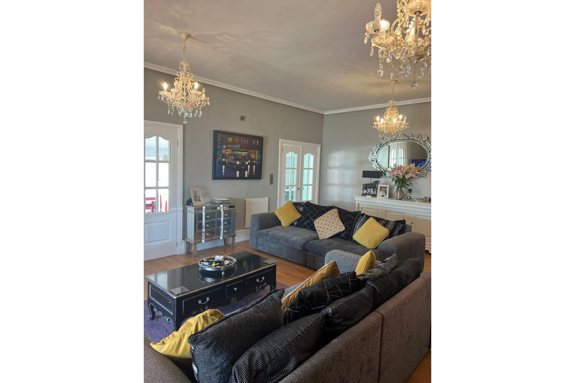 Resale - Villa -
Heredades