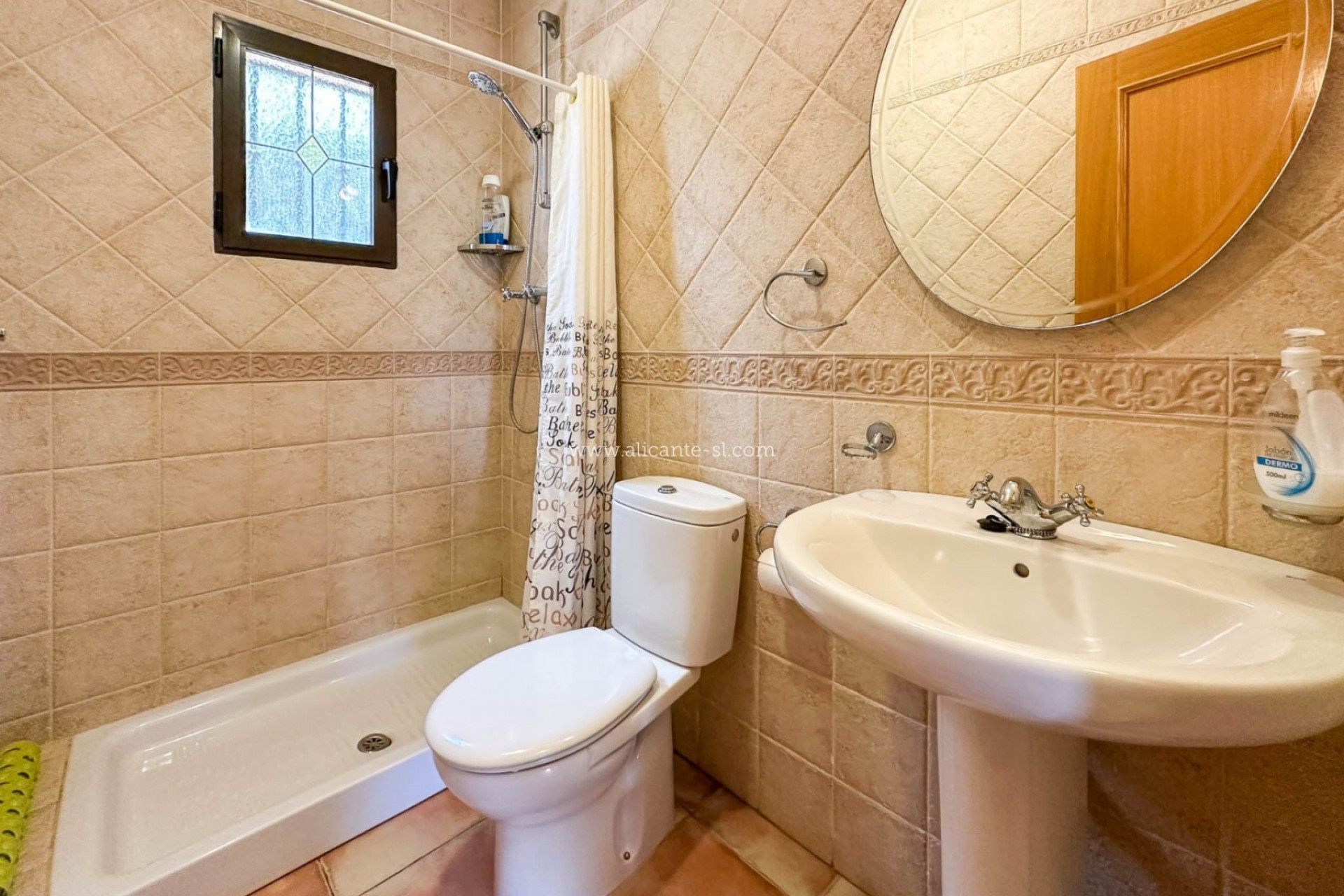 Resale - Villa -
Hondón de las Nieves - HONDON DE LAS NIEVES