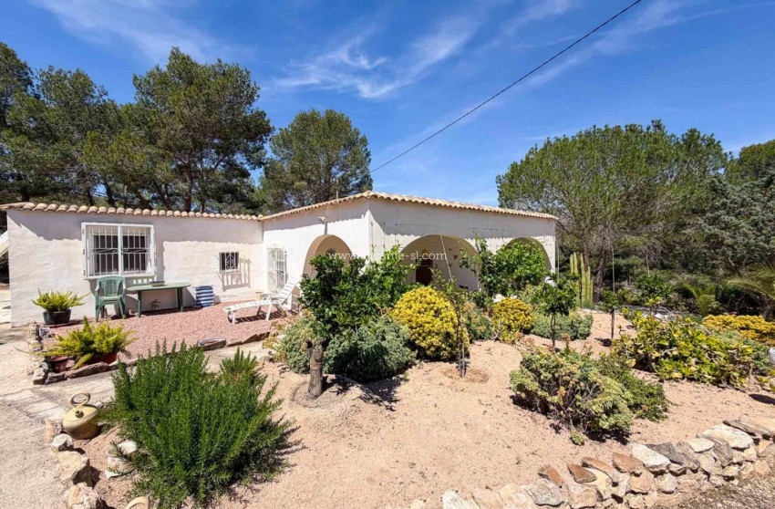 Resale - Villa -
Hondón de las Nieves - HONDON DE LAS NIEVES