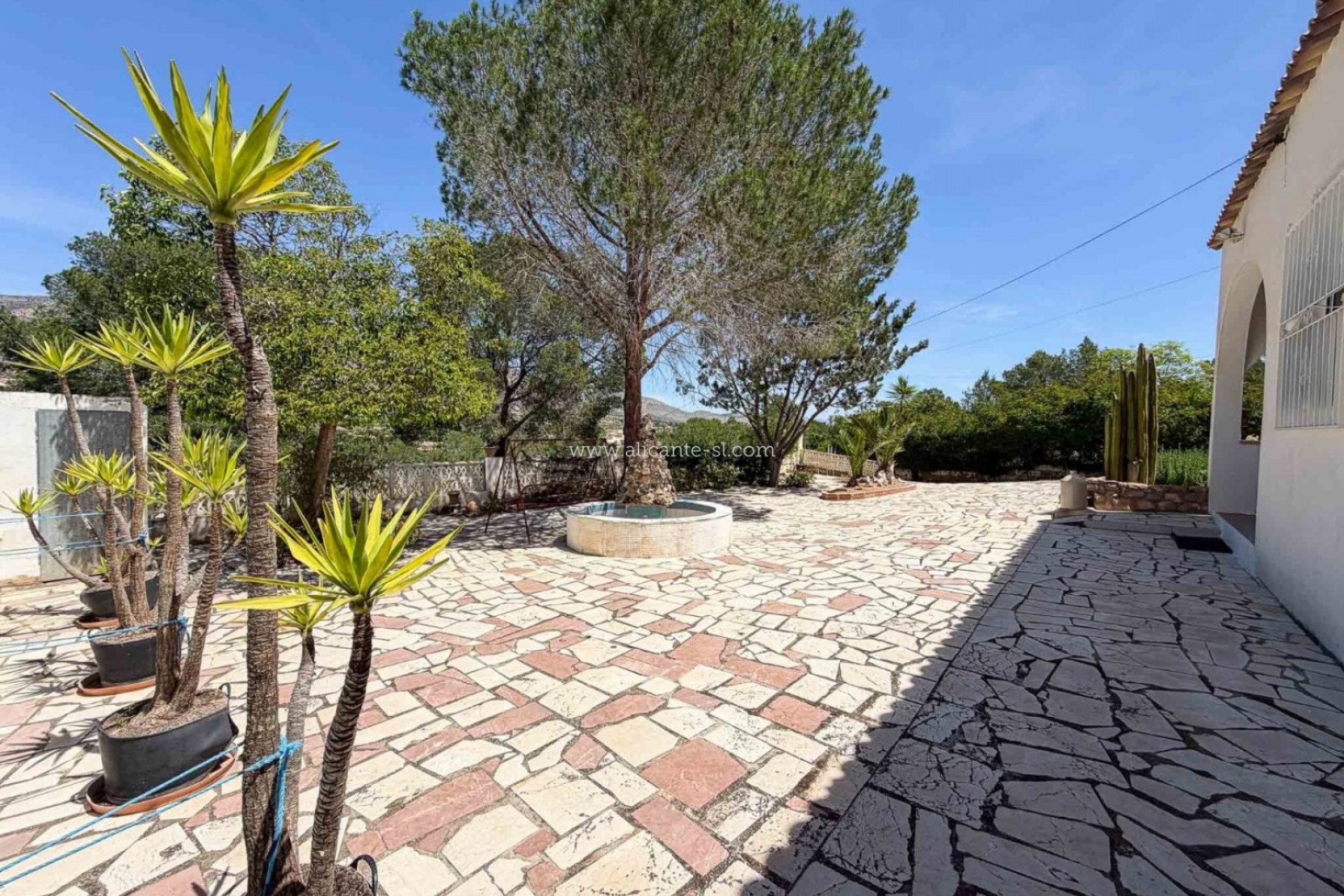 Resale - Villa -
Hondón de las Nieves - HONDON DE LAS NIEVES