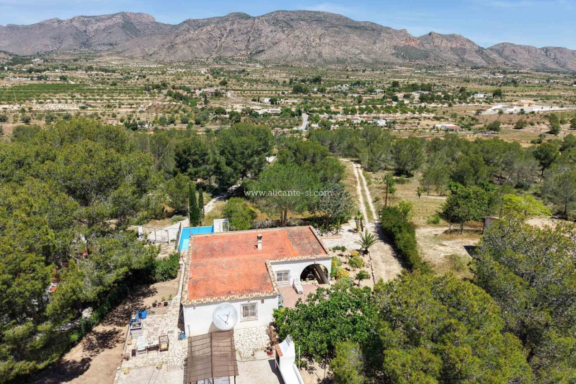 Resale - Villa -
Hondón de las Nieves - HONDON DE LAS NIEVES
