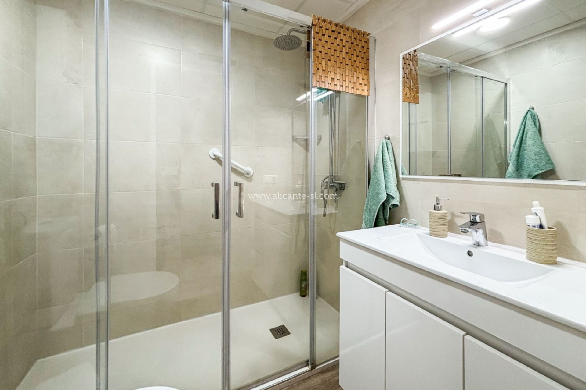 Resale - Villa -
Hondón de las Nieves - HONDON DE LAS NIEVES