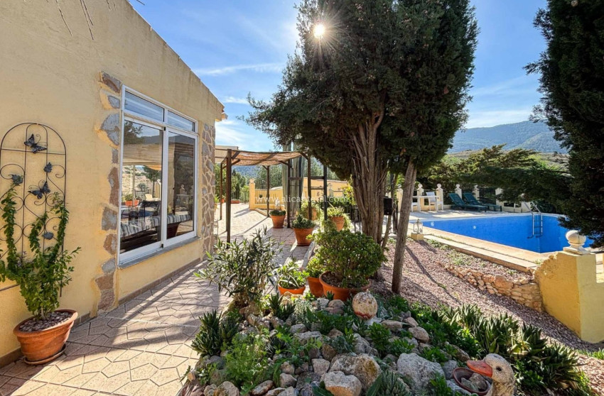 Resale - Villa -
Hondón de las Nieves - HONDON DE LAS NIEVES