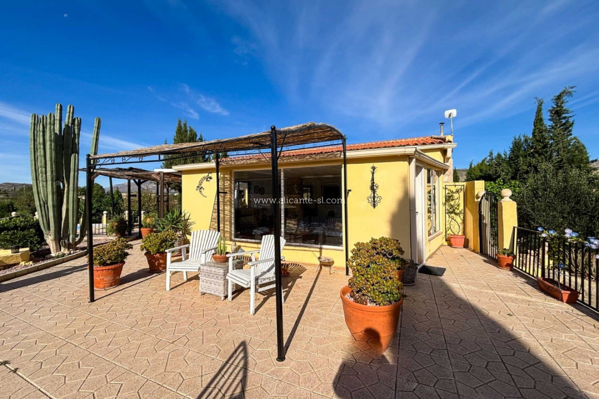 Resale - Villa -
Hondón de las Nieves - HONDON DE LAS NIEVES