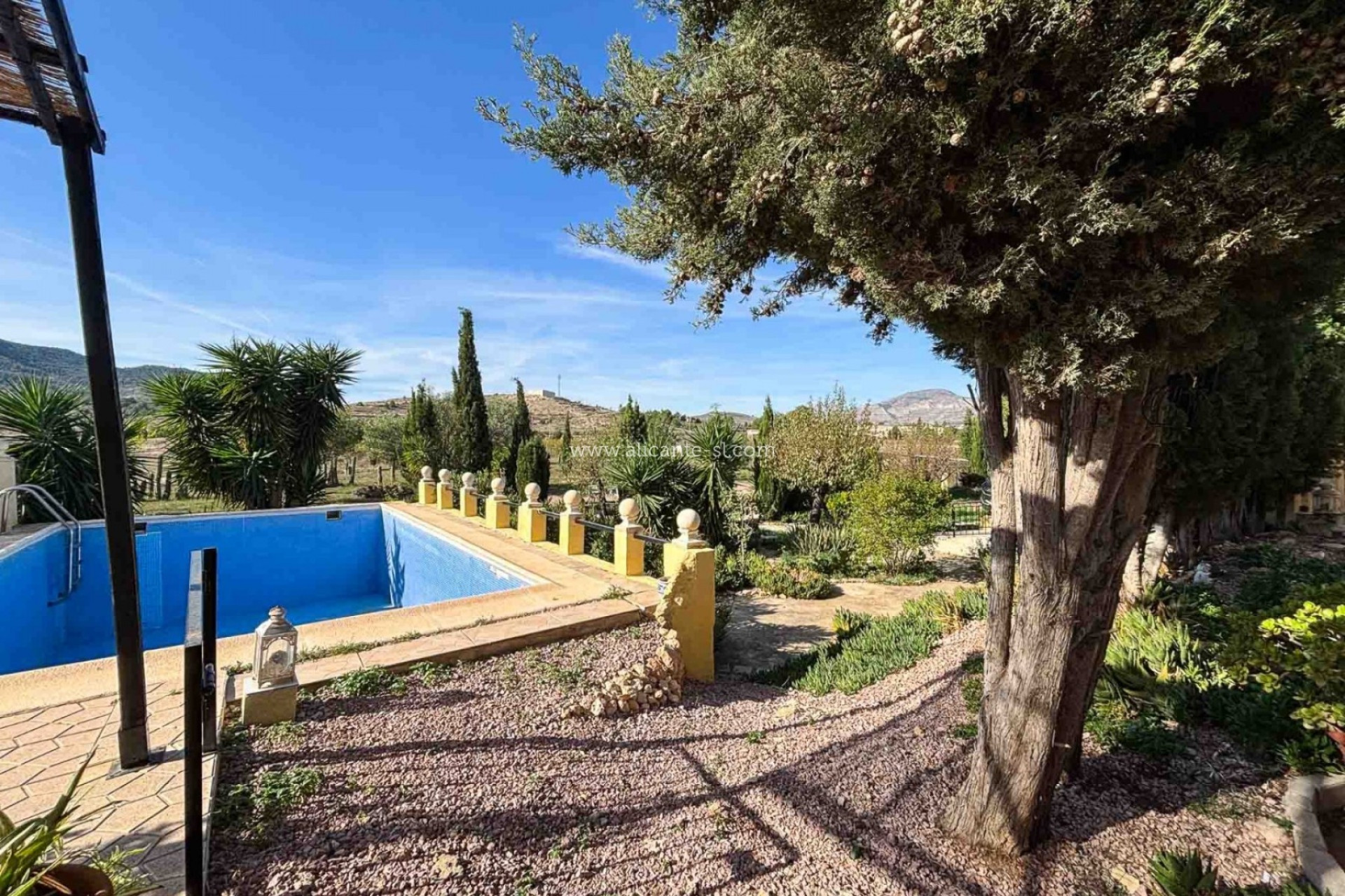 Resale - Villa -
Hondón de las Nieves - HONDON DE LAS NIEVES