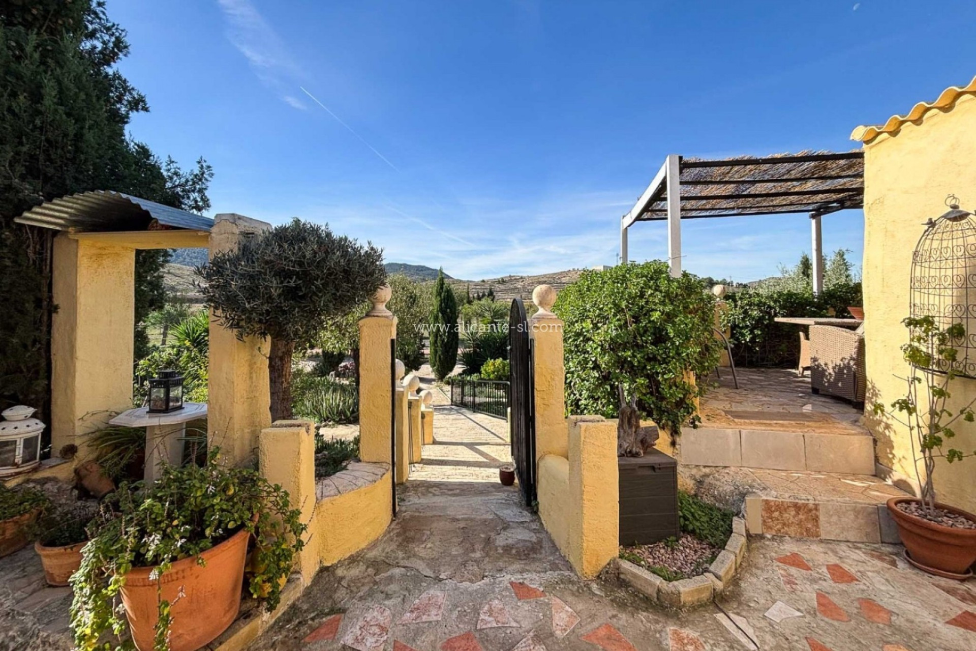 Resale - Villa -
Hondón de las Nieves - HONDON DE LAS NIEVES