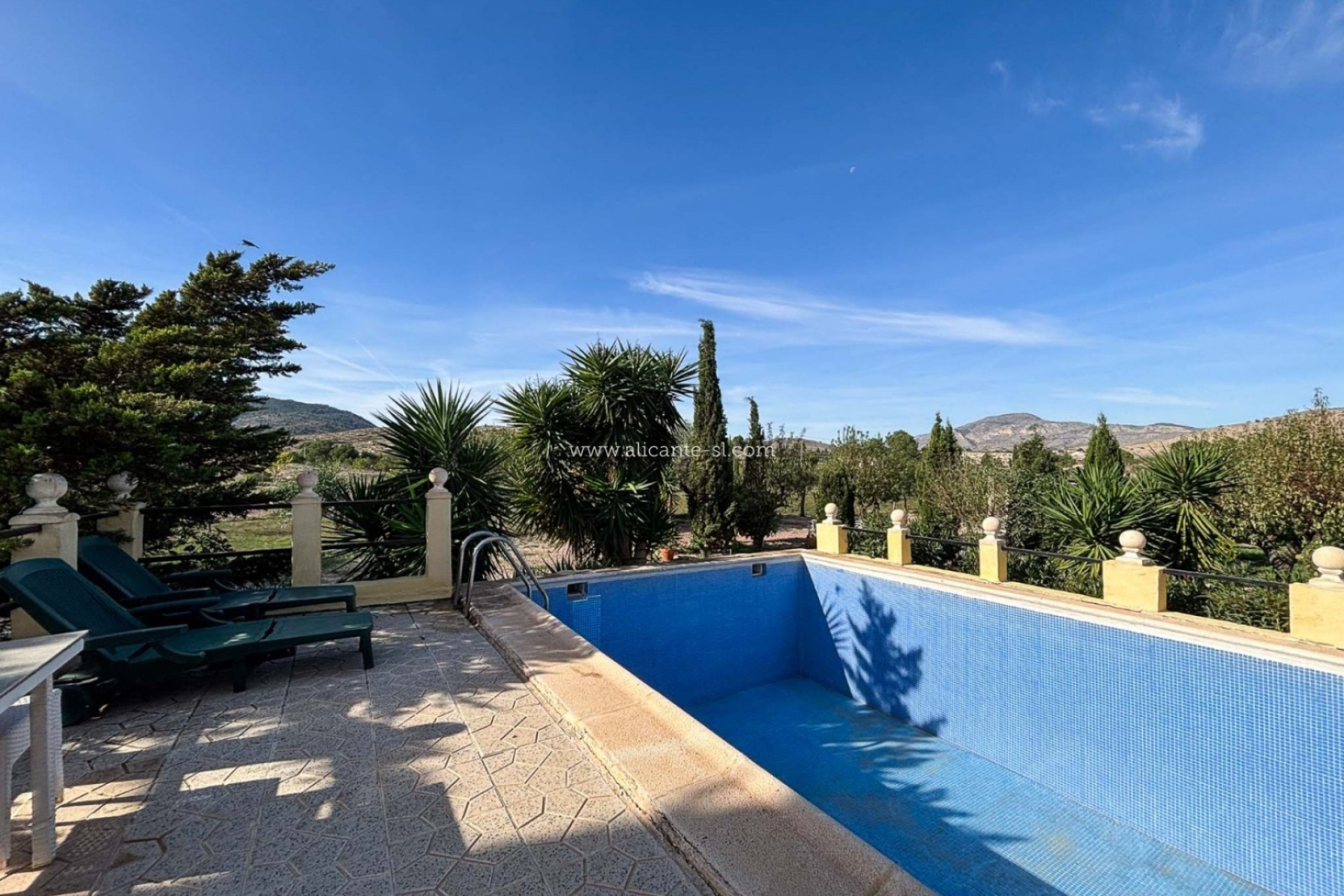 Resale - Villa -
Hondón de las Nieves - HONDON DE LAS NIEVES