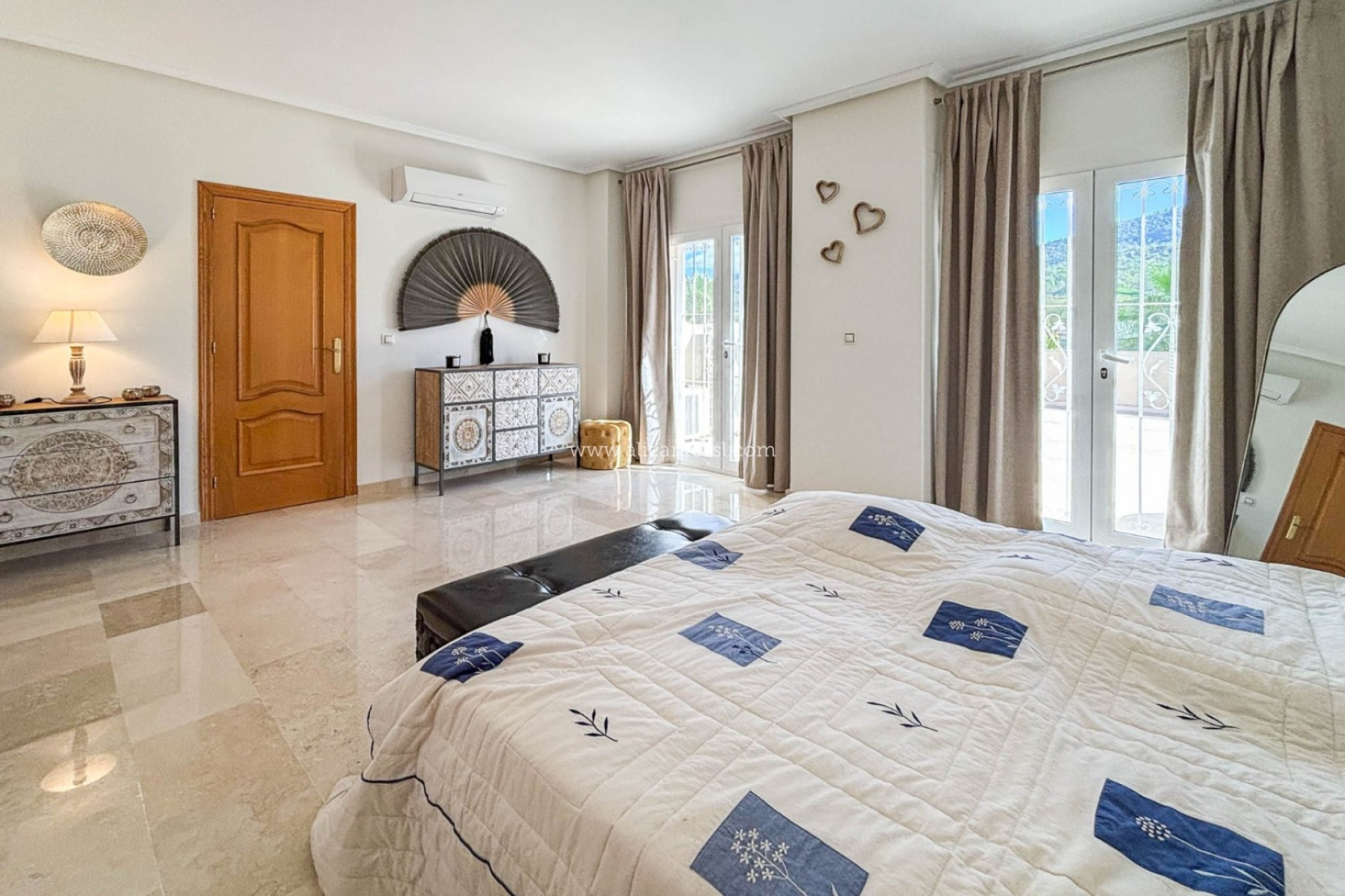 Resale - Villa -
Hondón de las Nieves - HONDON DE LAS NIEVES