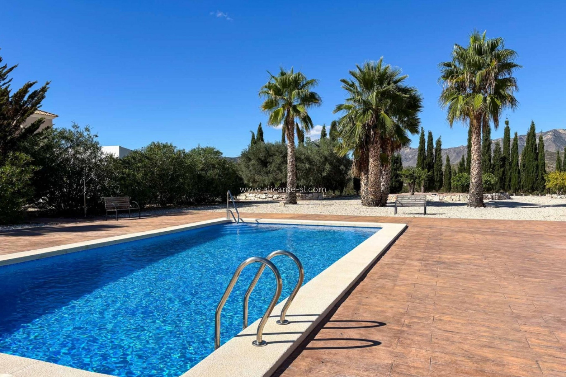 Resale - Villa -
Hondón de las Nieves - HONDON DE LAS NIEVES