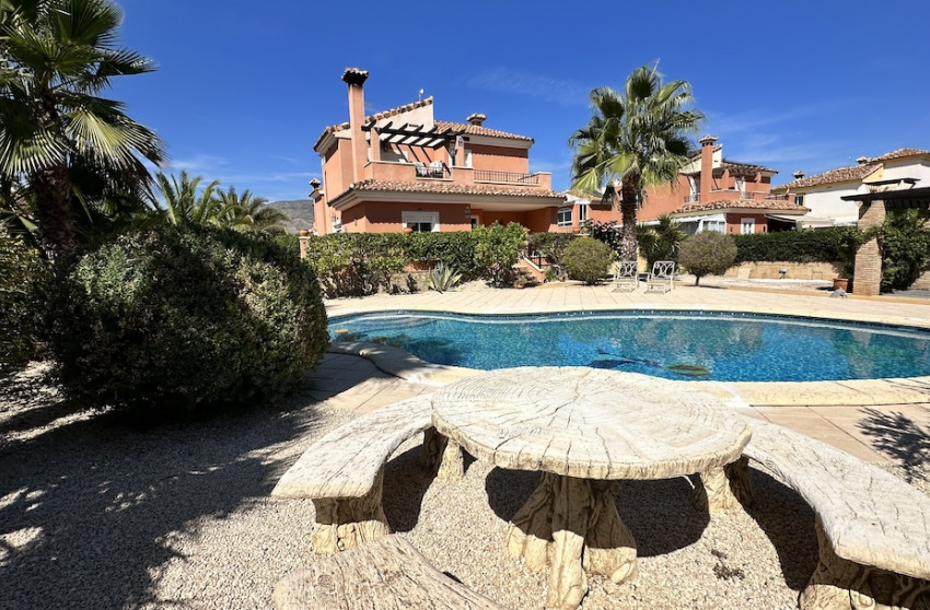 Resale - Villa -
Hondón de las Nieves - HONDON DE LAS NIEVES