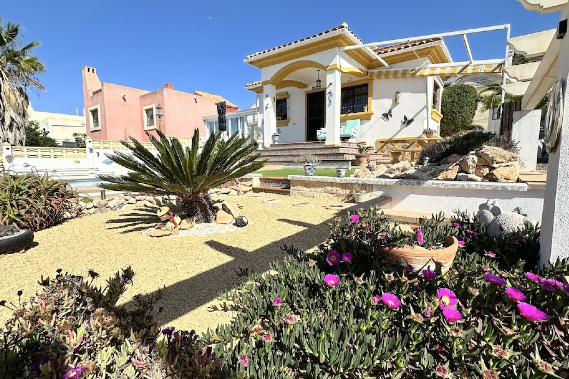 Resale - Villa -
Hondón de las Nieves - HONDON DE LAS NIEVES