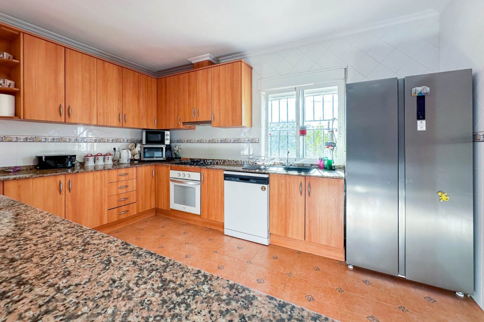 Resale - Villa -
Hondón de las Nieves - Pueblo