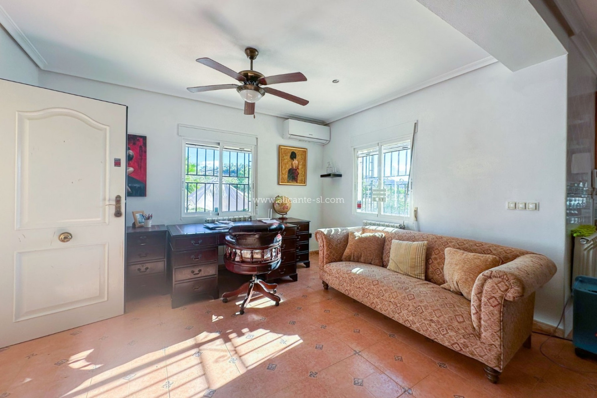 Resale - Villa -
Hondón de las Nieves - Pueblo