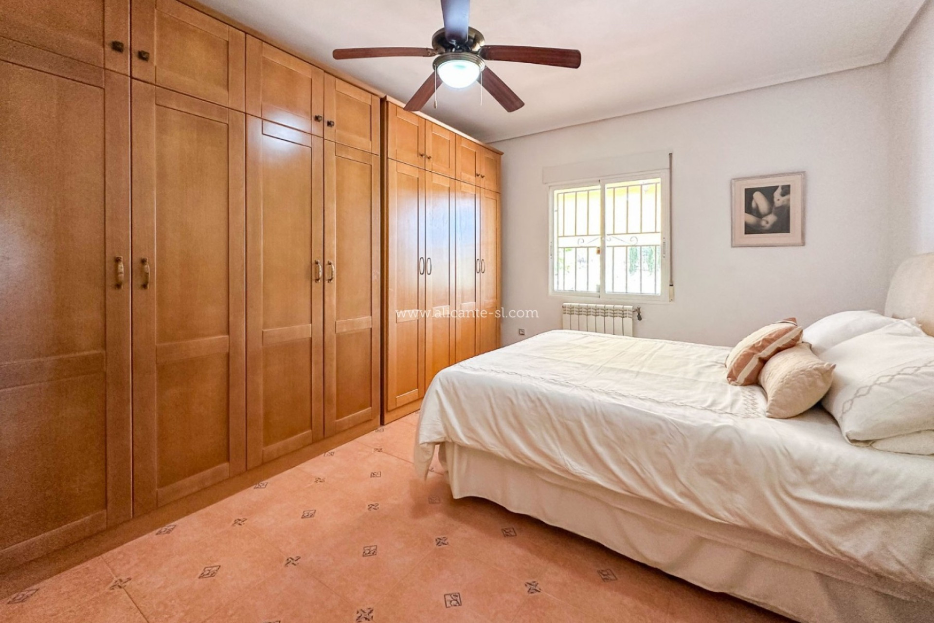 Resale - Villa -
Hondón de las Nieves - Pueblo