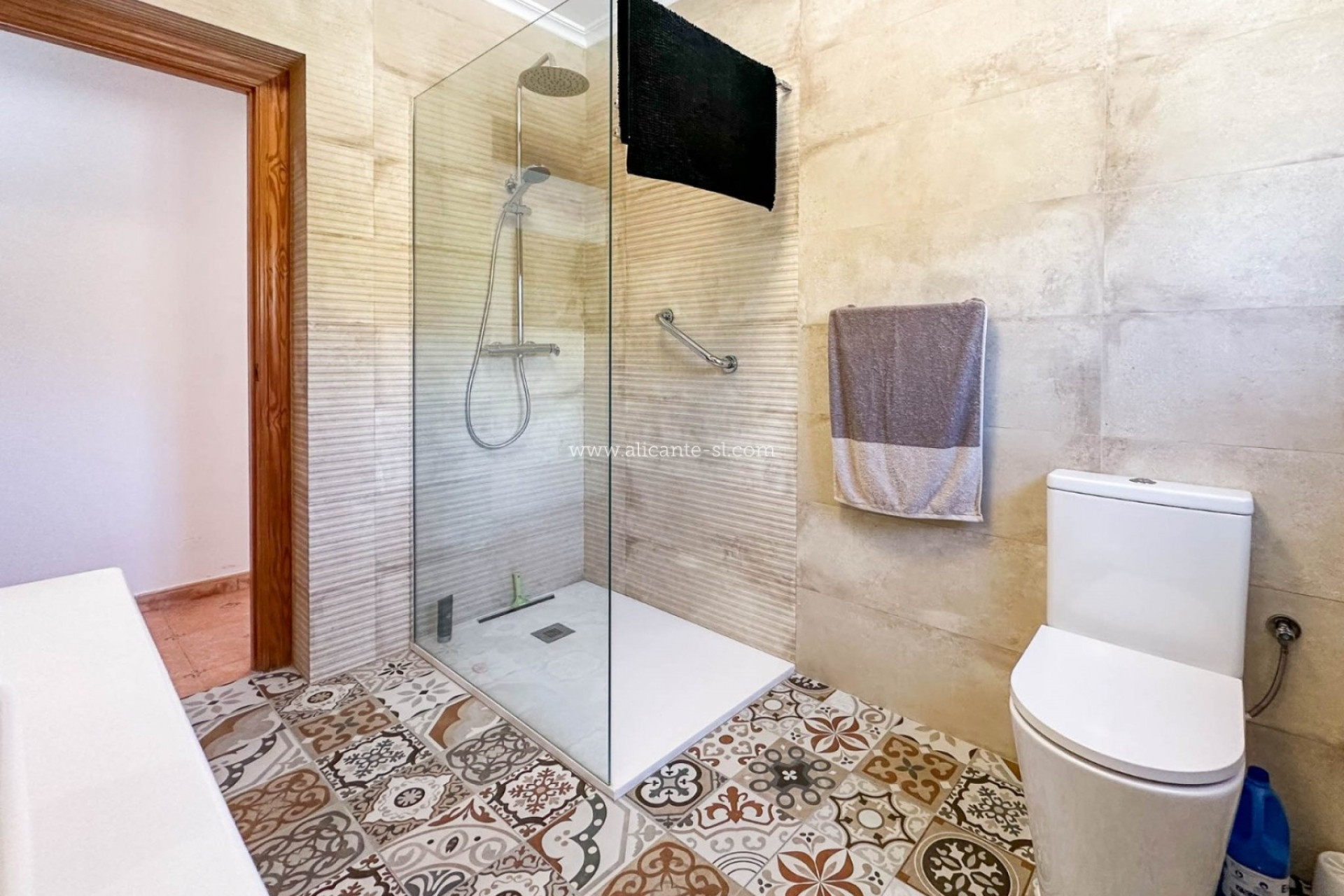 Resale - Villa -
Hondón de las Nieves - Pueblo