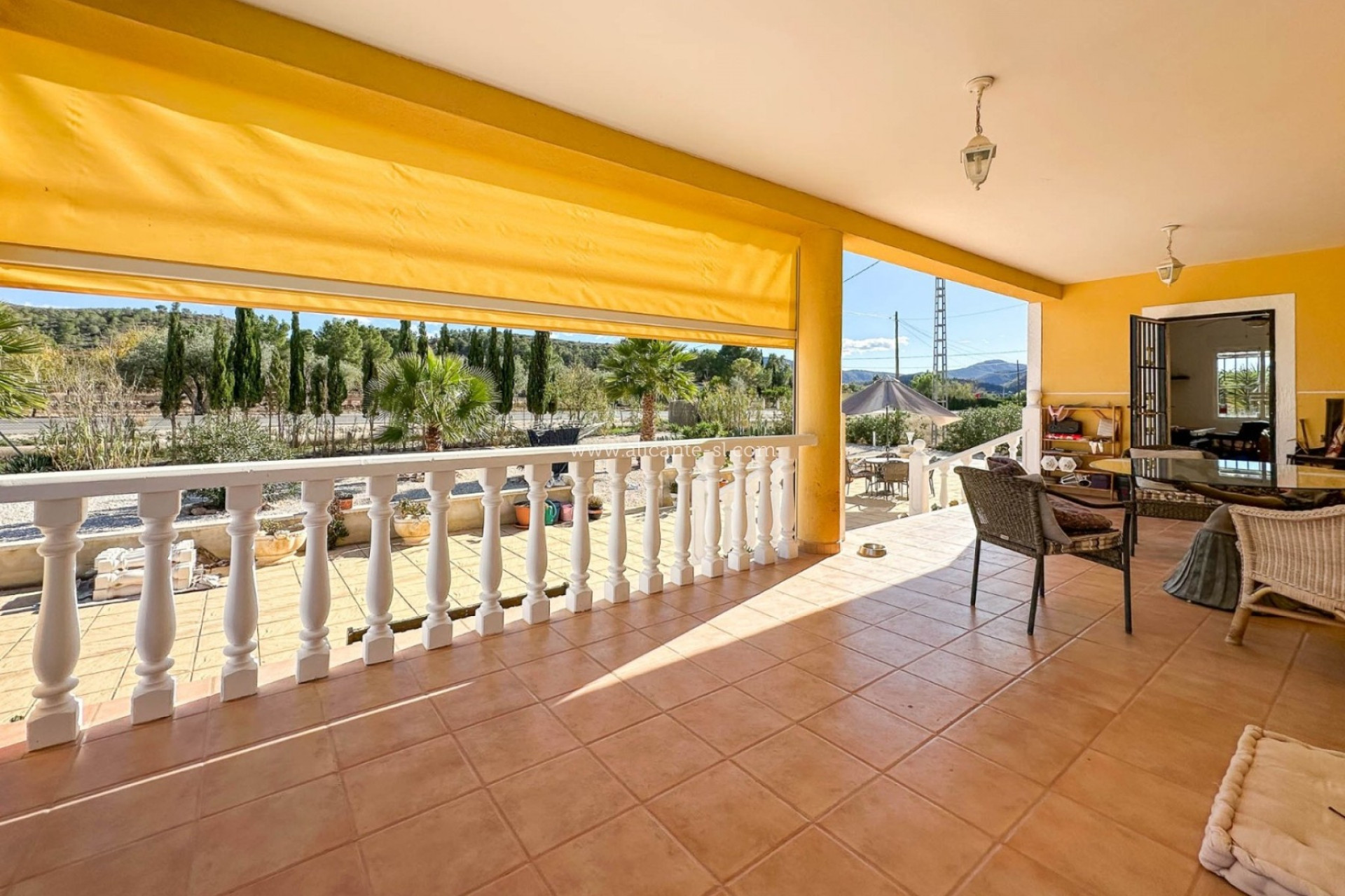 Resale - Villa -
Hondón de las Nieves - Pueblo