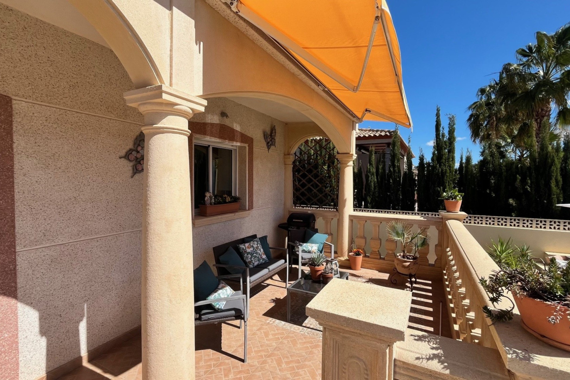 Resale - Villa -
Hondón de las Nieves - Urbaniz La Montañosa