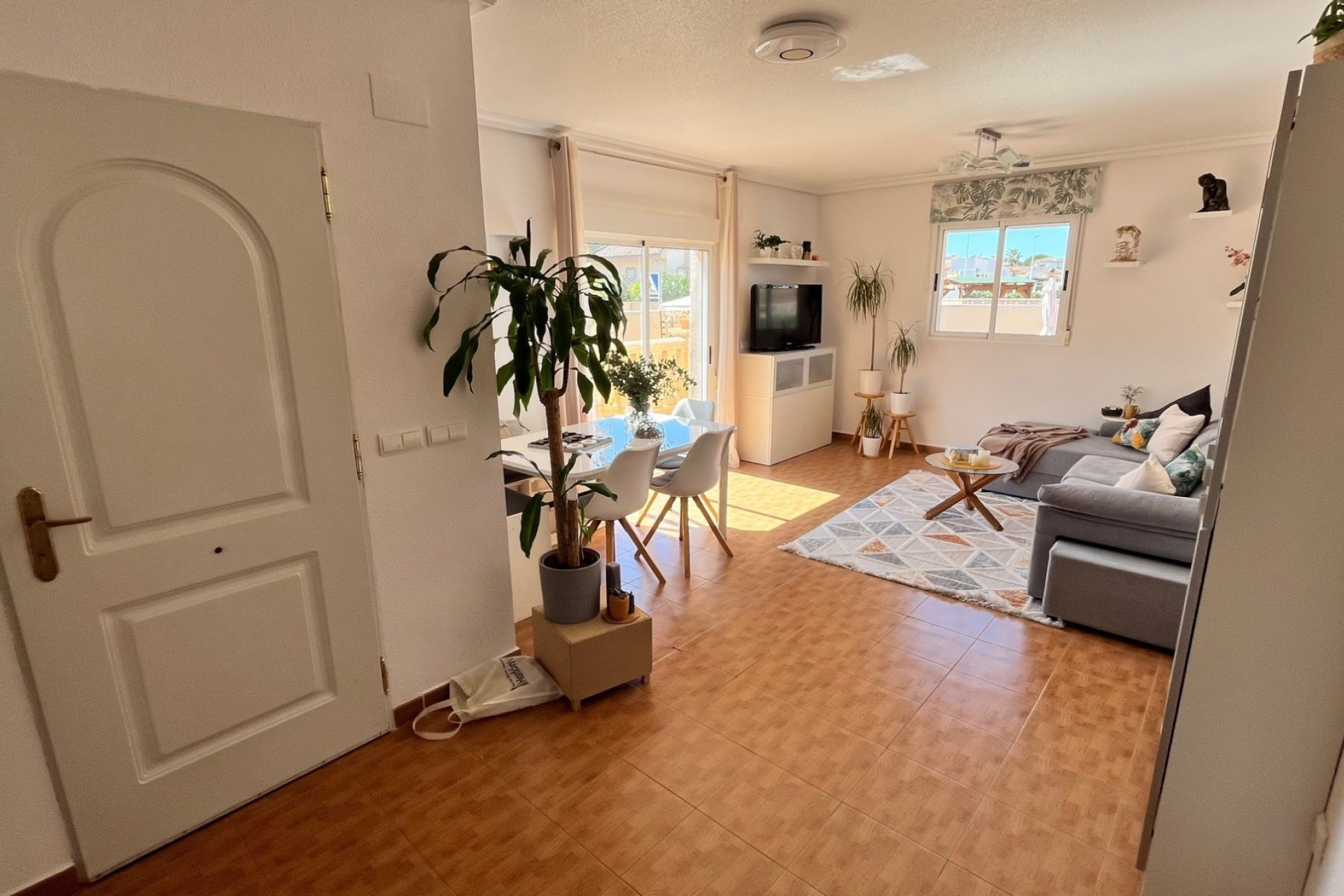 Resale - Villa -
Hondón de las Nieves - Urbaniz La Montañosa