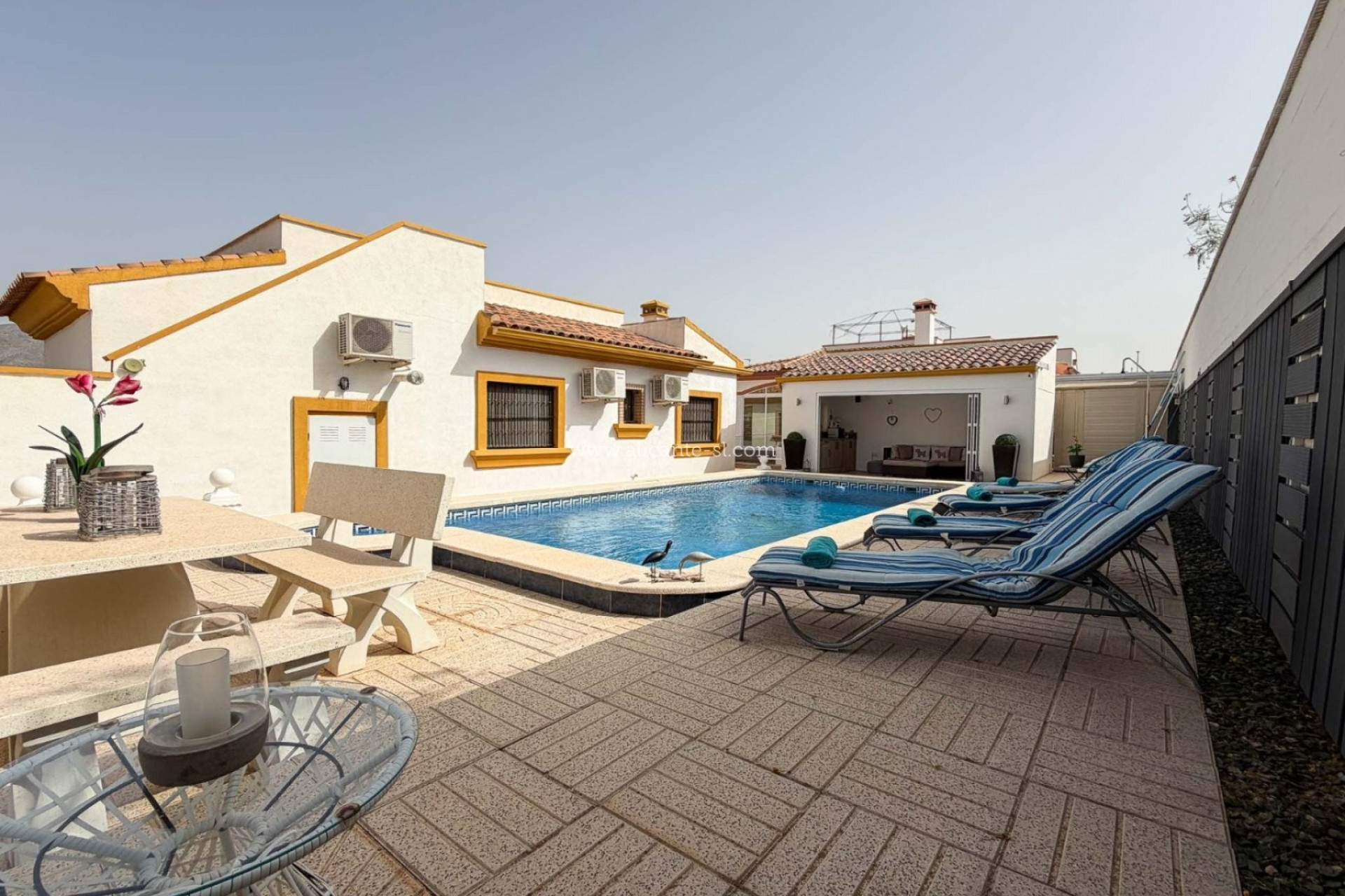 Resale - Villa -
Hondón de las Nieves - Urbaniz La Montañosa