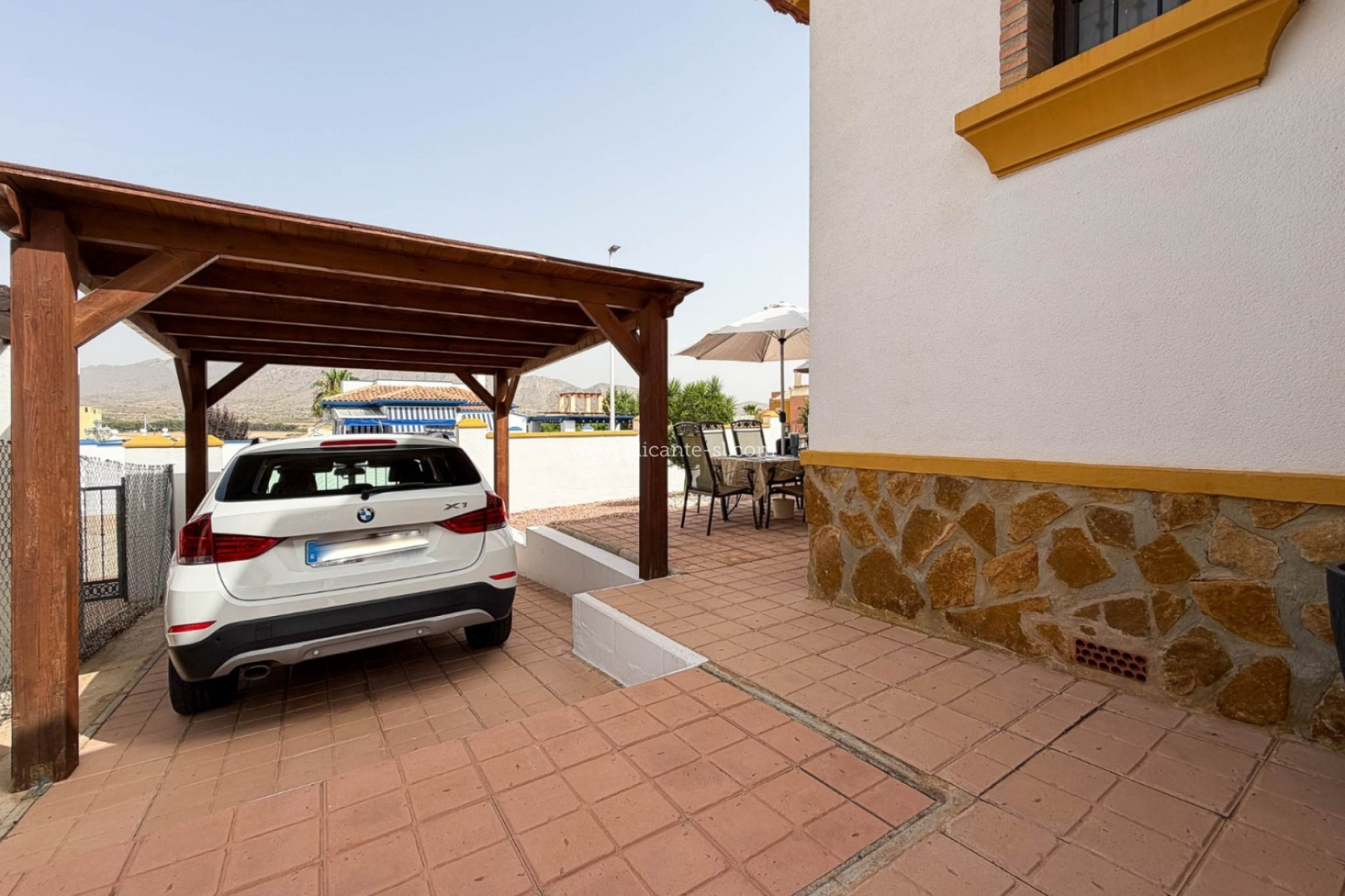 Resale - Villa -
Hondón de las Nieves - Urbaniz La Montañosa