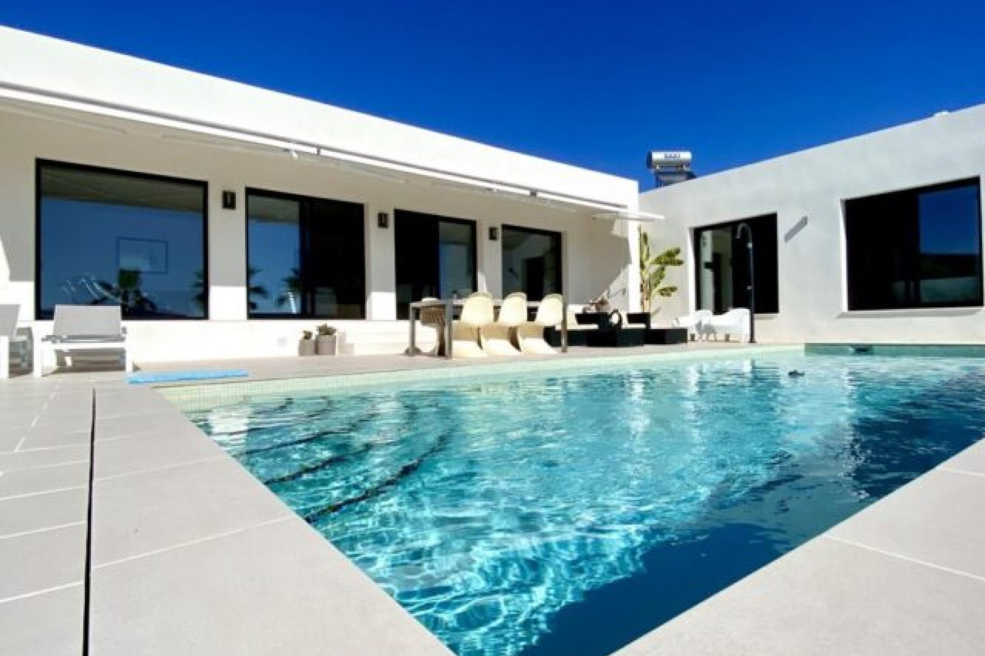 Resale - Villa -
Hondón de las Nieves